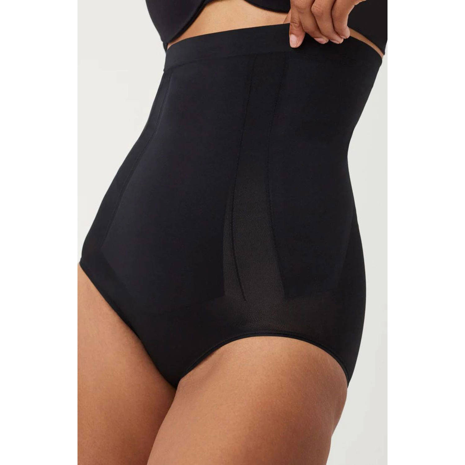 SPANX OnCore high waist sterk corrigerende short zwart