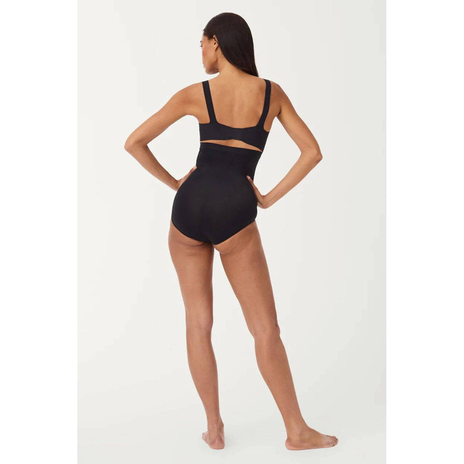 SPANX OnCore high waist sterk corrigerende short zwart
