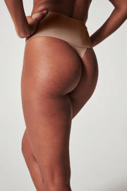 thumbnail: SPANXsupersmooth™ Undie-tectable seamless licht corrigerende string donkerbeige