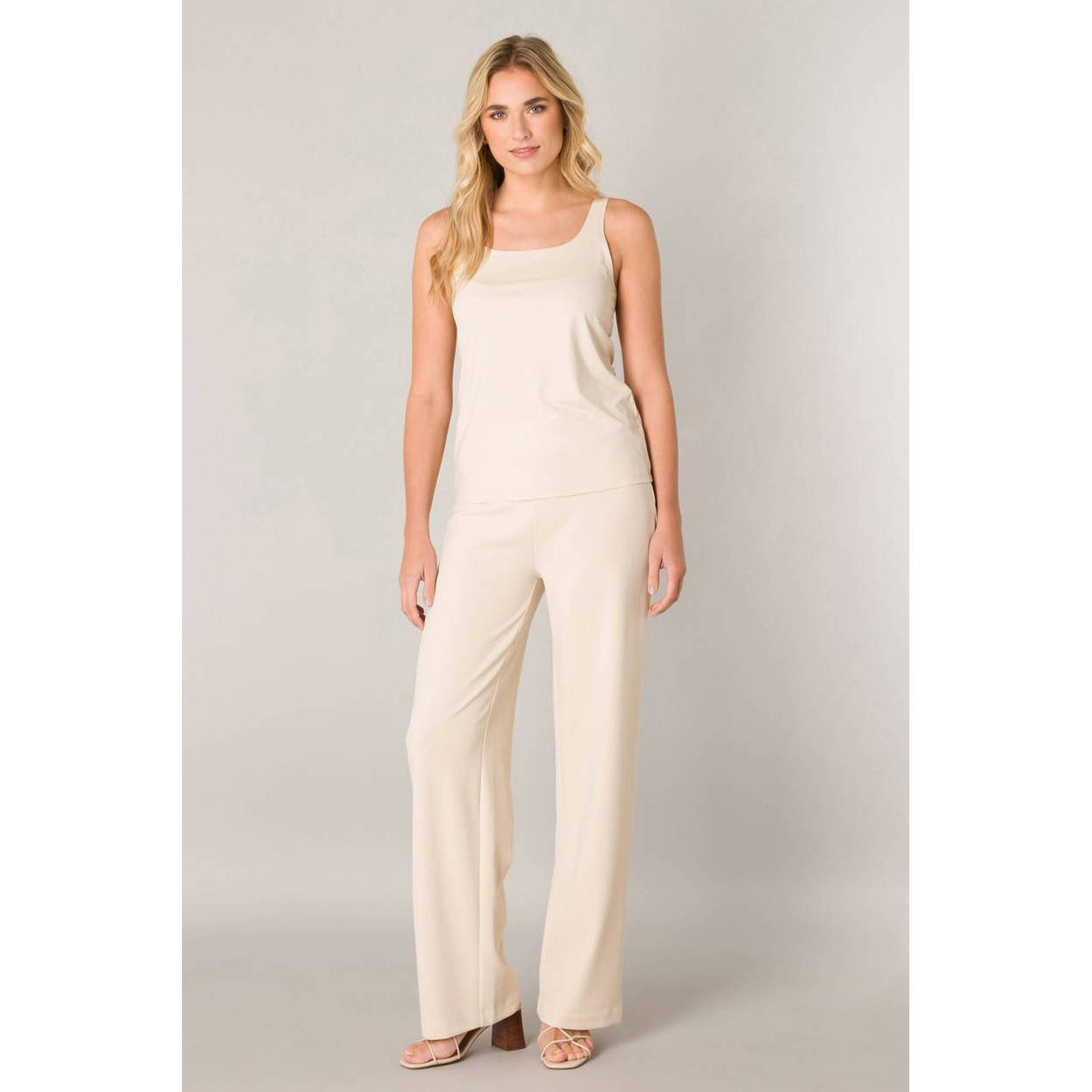 Base Level singlet Yan beige