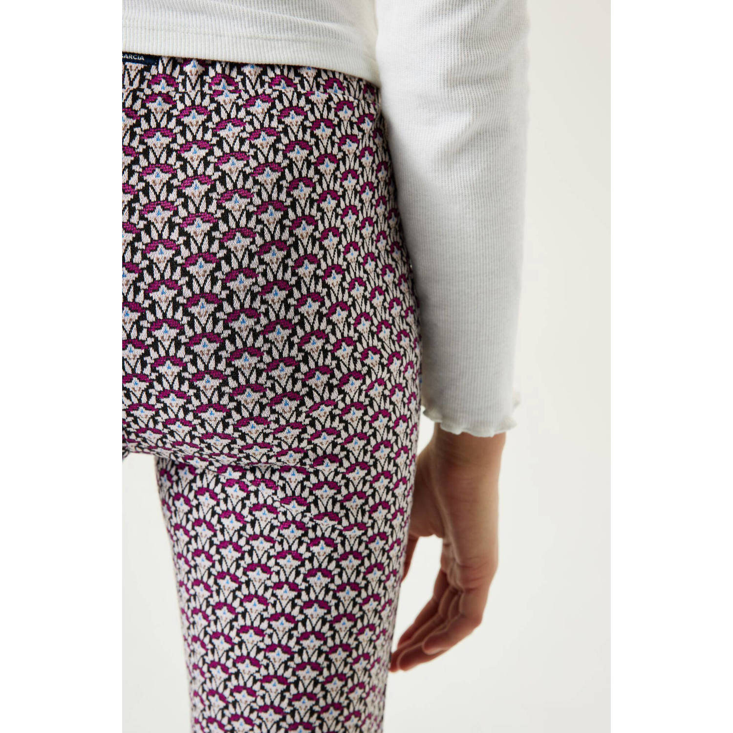 Garcia high waist flared broek met all over print paars wit zwart