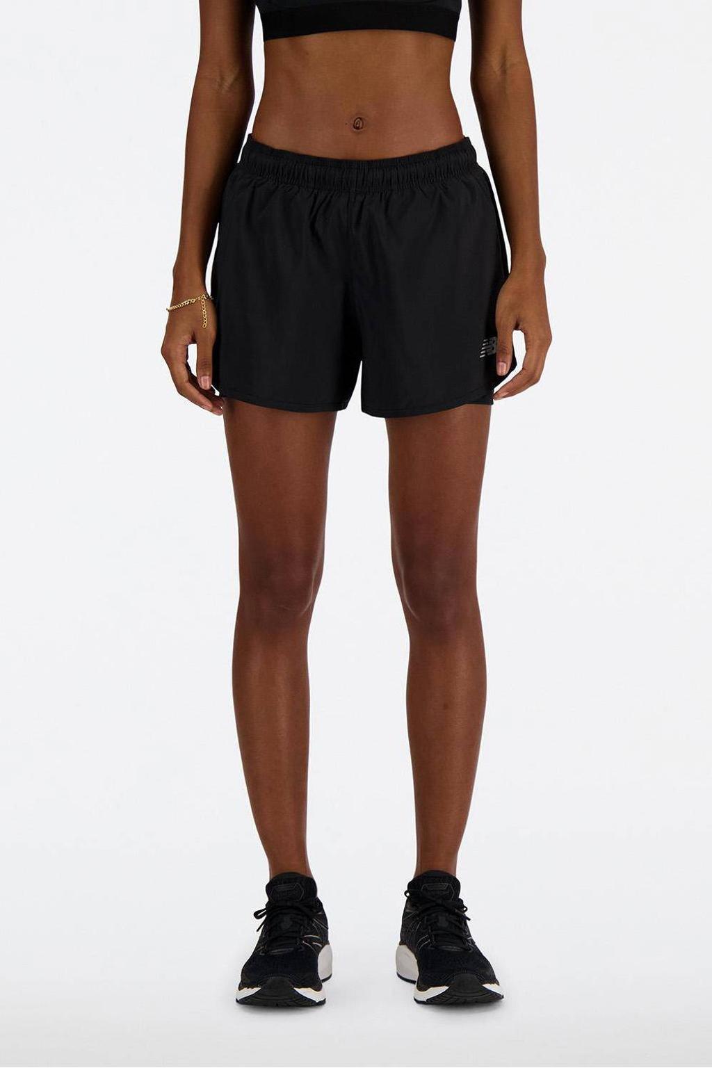 Zwarte dames New Balance hardloopshort Essentials 2-in-1 van polyester met regular fit, regular waist en effen