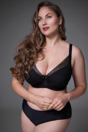thumbnail: Plaisir brazilian Lisa zwart