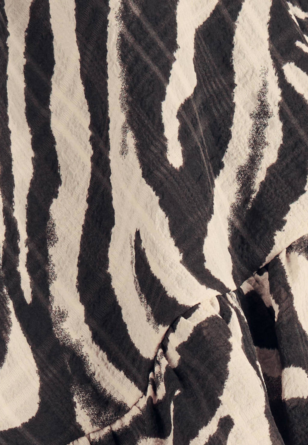 Shoeby jurk met zebraprint en ruches zwart/offwhite wehkamp