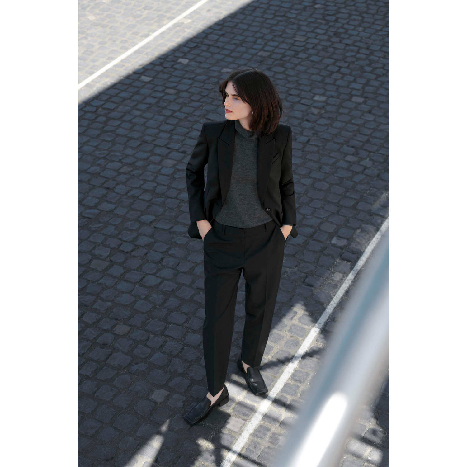 WE Fashion WE STUDIO tapered fit pantalon zwart