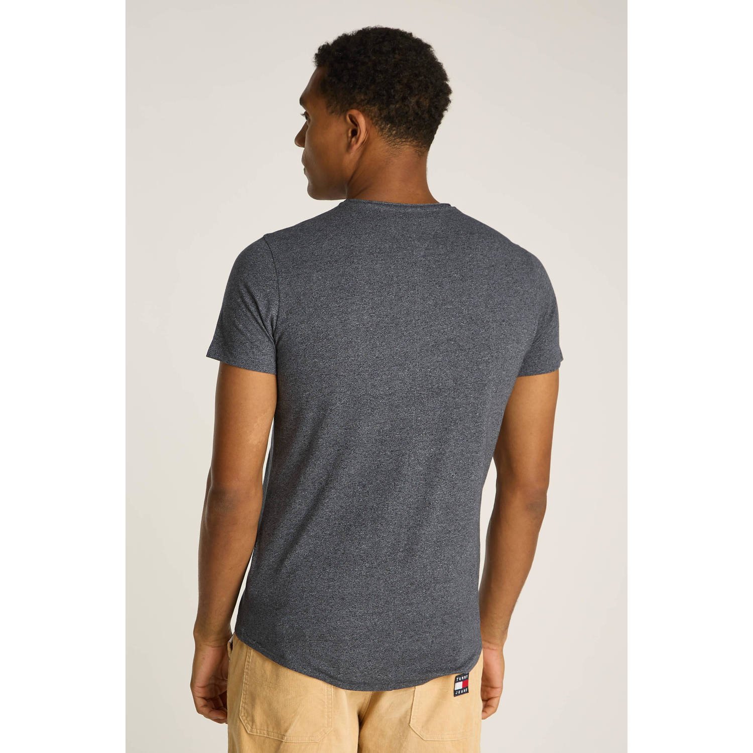 TOMMY JEANS T-shirt TJM SLIM JASPE C NECK Classics slim fit met merklabel