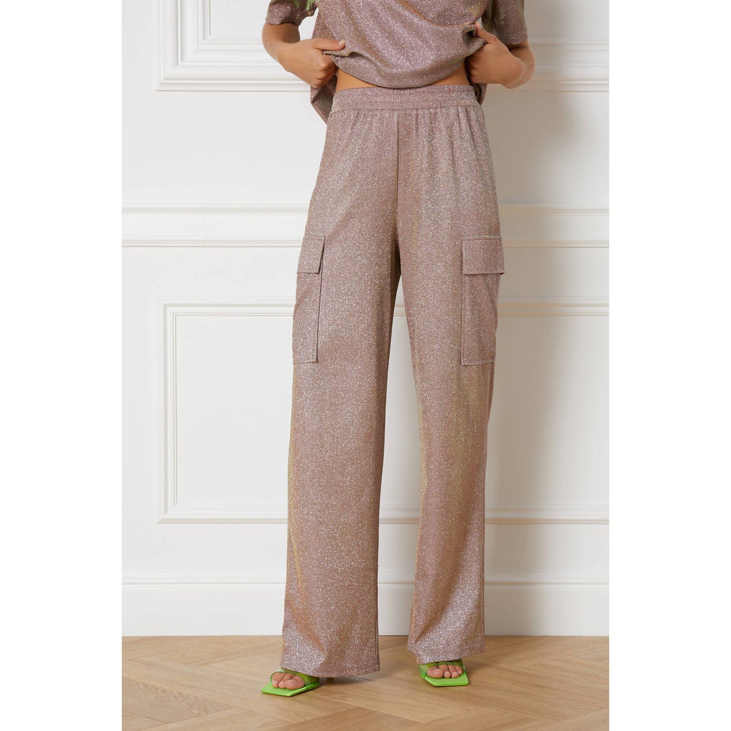Refined Department beige metallic high waist wide leg cargobroek Yuma met all over print en glitters beige oudroze