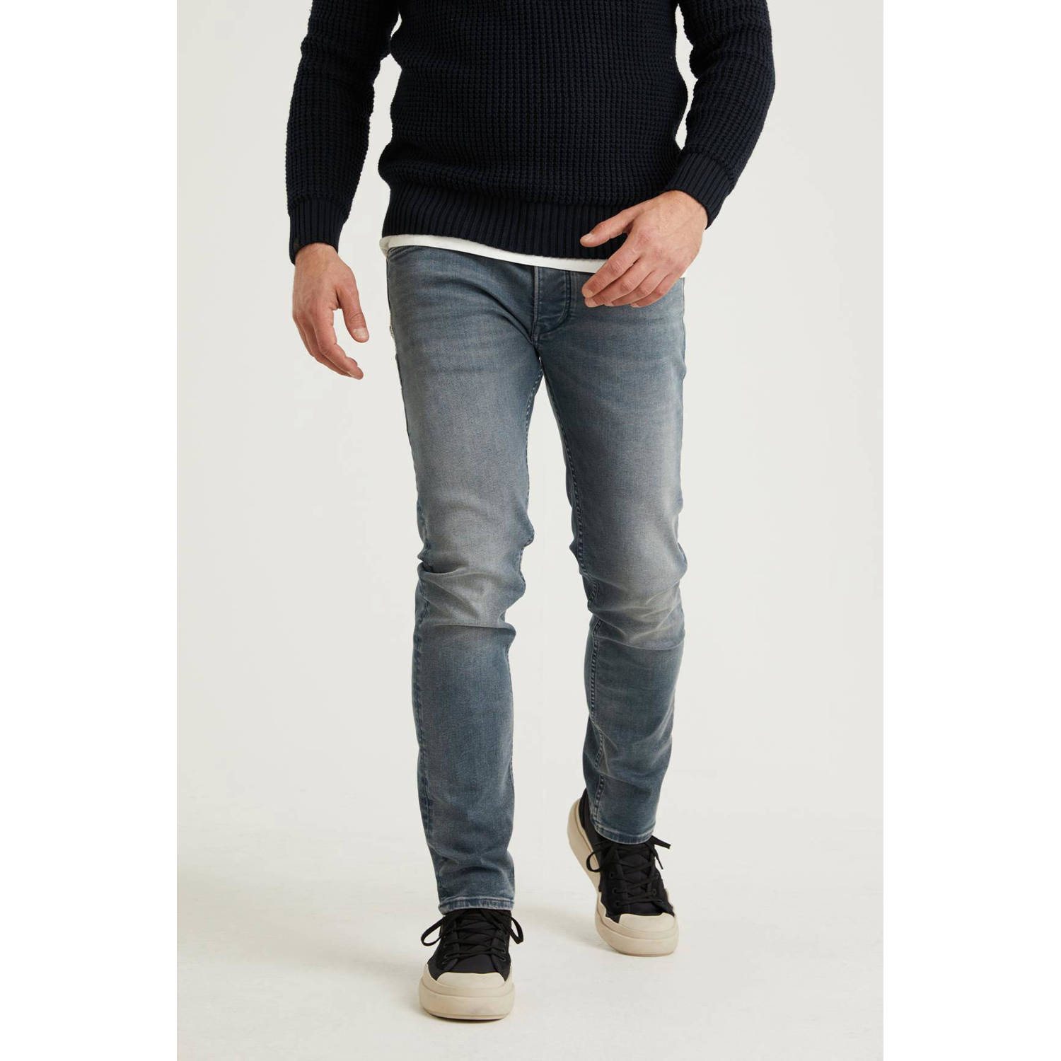 CHASIN' tapered fit jeans Crown Madison mid blue