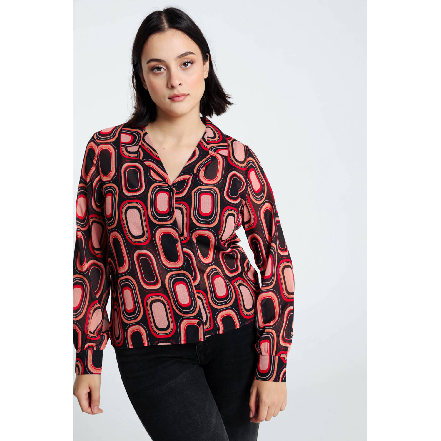 Cassis semi-transparante blouse met all over print en volant zwart oranje rood
