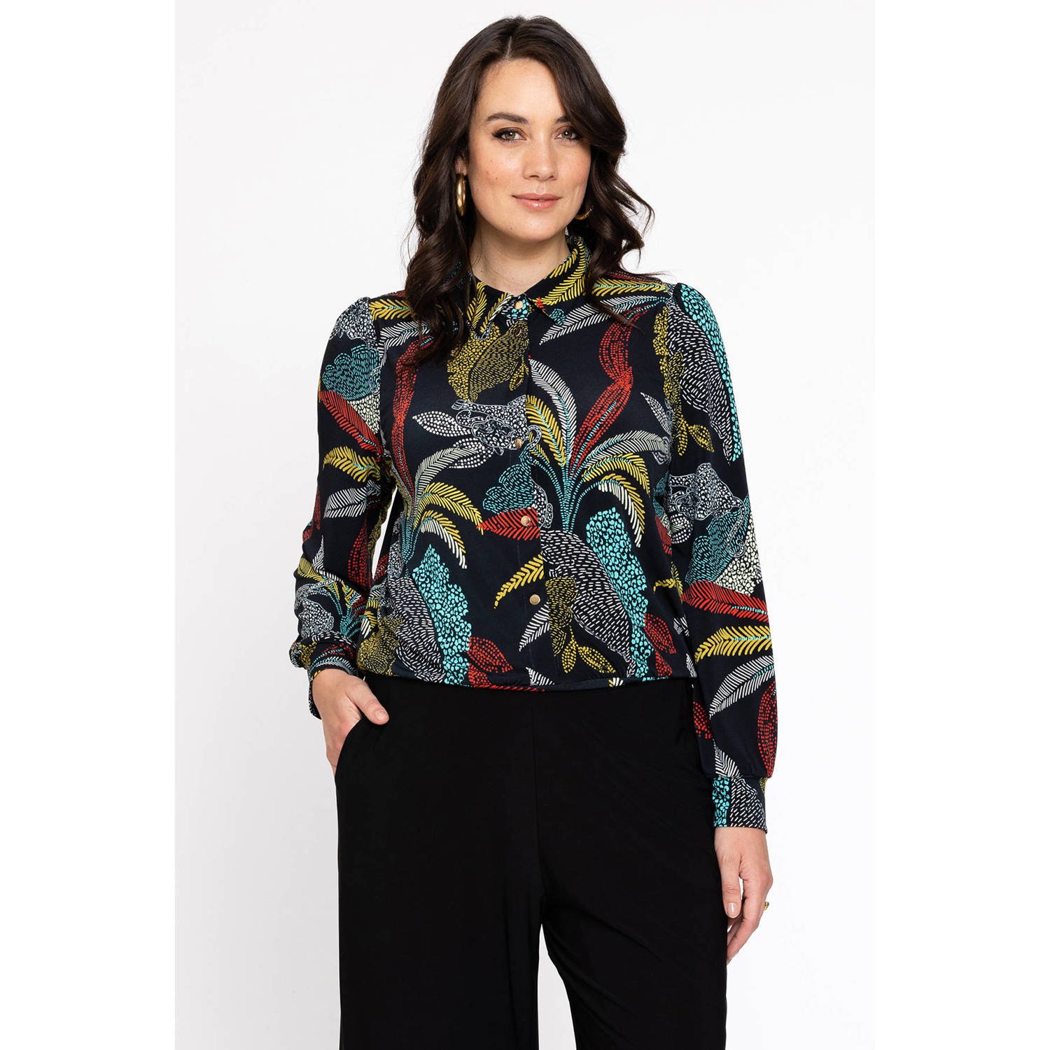 YOEK blouse DOLCE van travelstof met all over print zwart geel rood