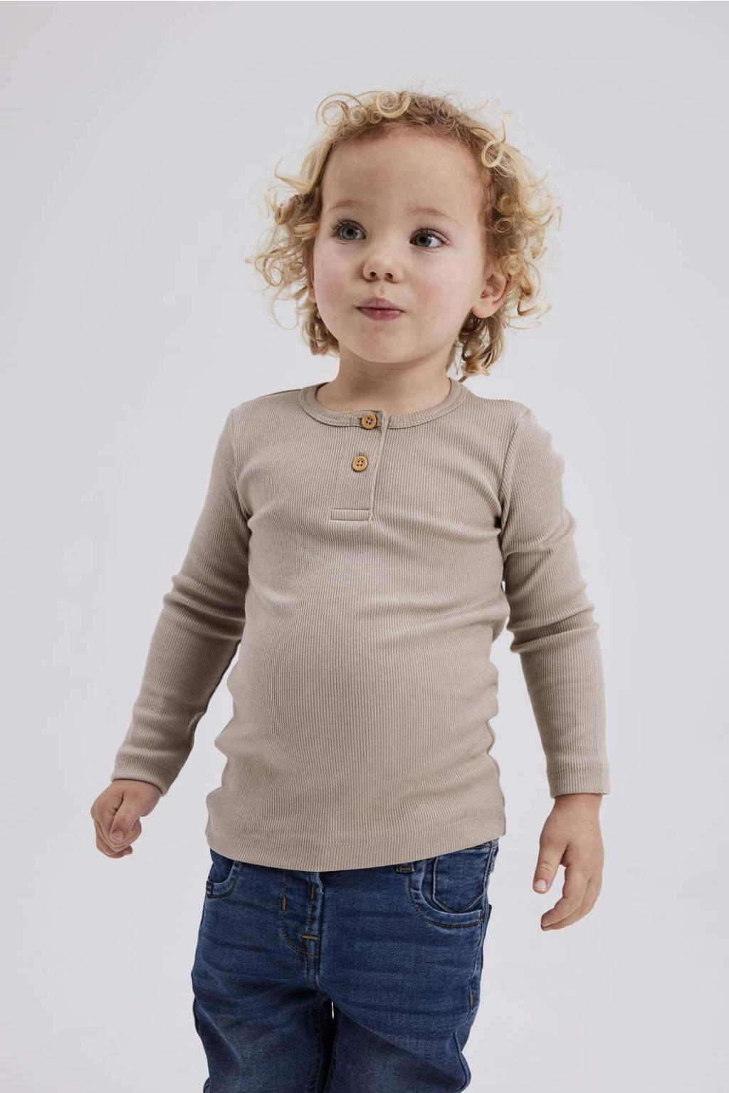 Beige jongens NAME IT MINI longsleeve van stretchkatoen met effen, lange mouwen, ronde hals, knoopsluiting en sierknopen