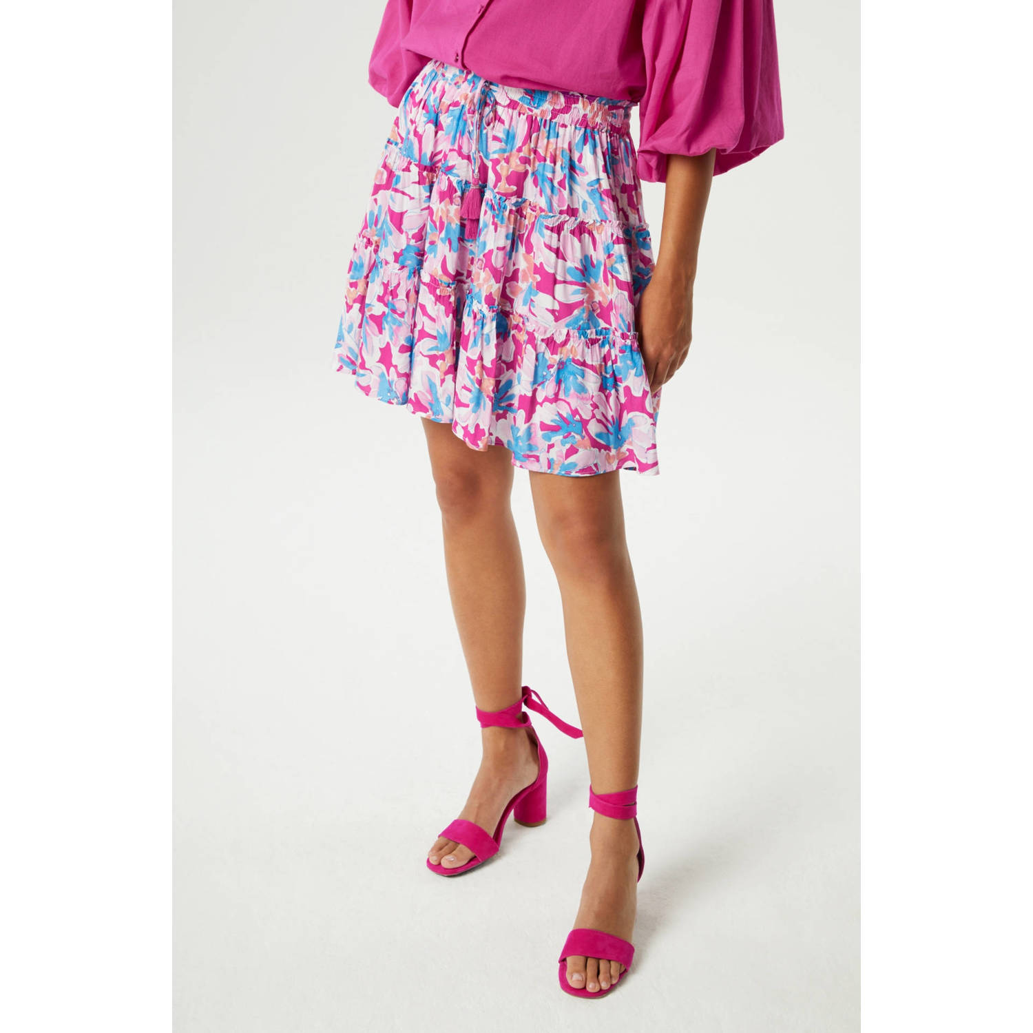 Fabienne Chapot gebloemde midi rok roze lichtroze blauw