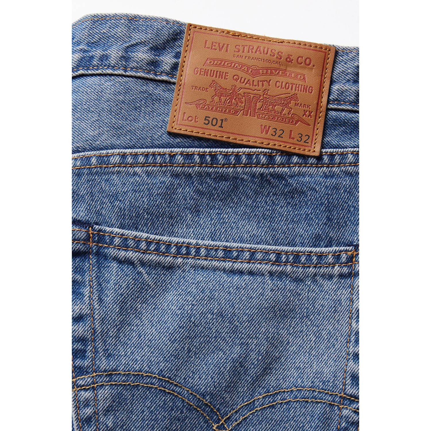 Levi's 501 straight leg jeans chemicals