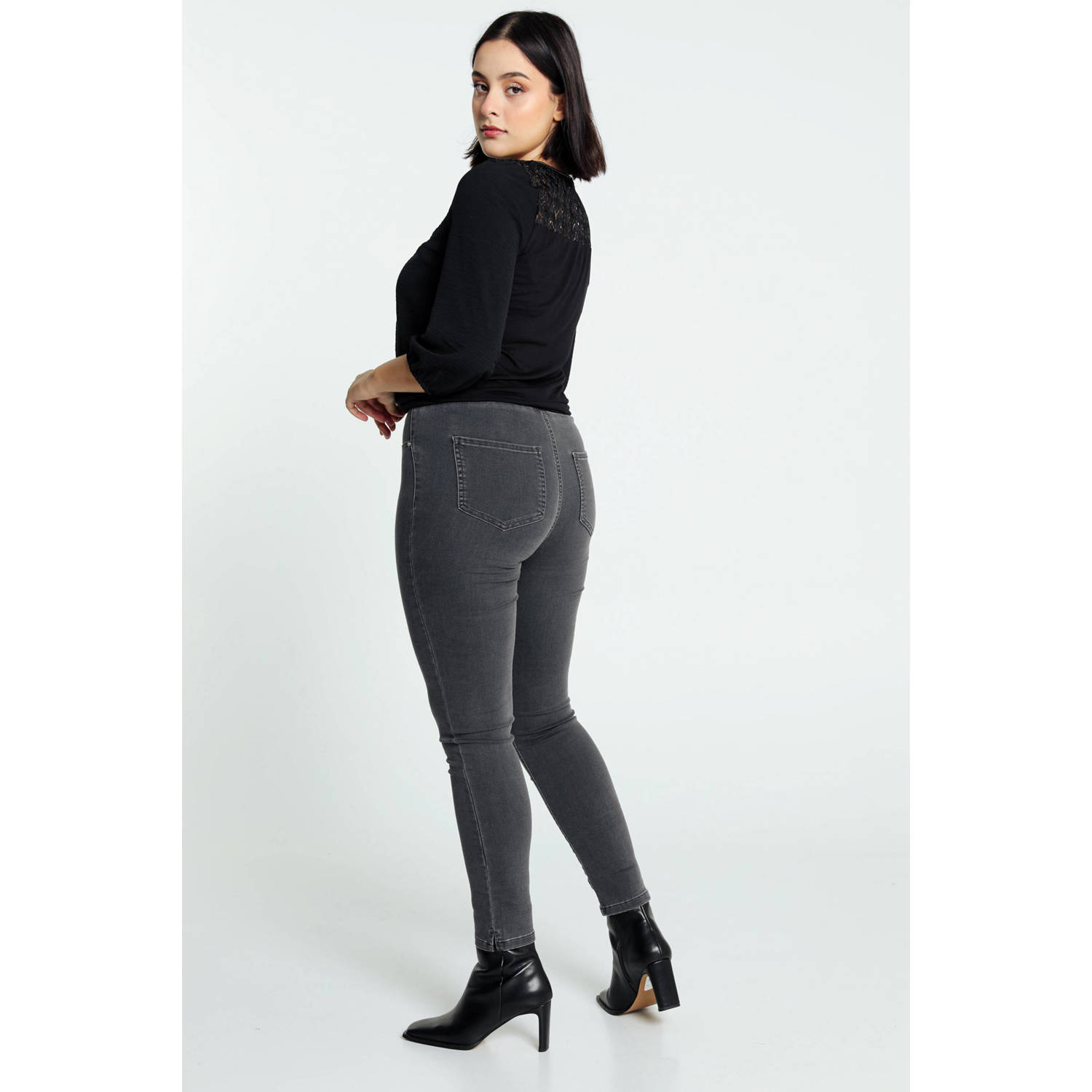 Cassis top met studs zwart