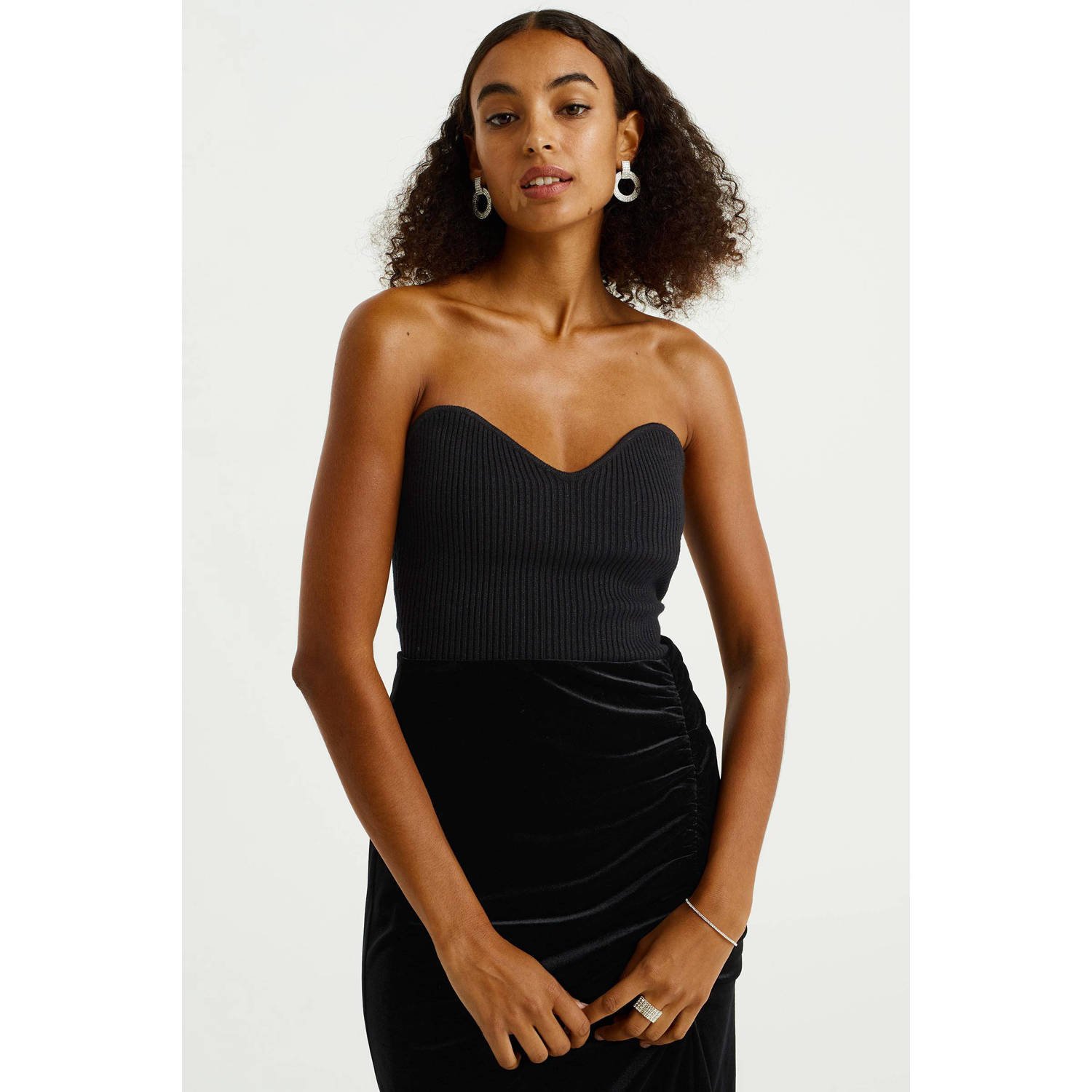 WE Fashion ribgebreide strapless top zwart