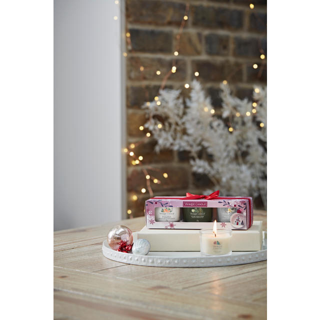 Yankee Candle Snow Globe Wonderland Gift Set - Set