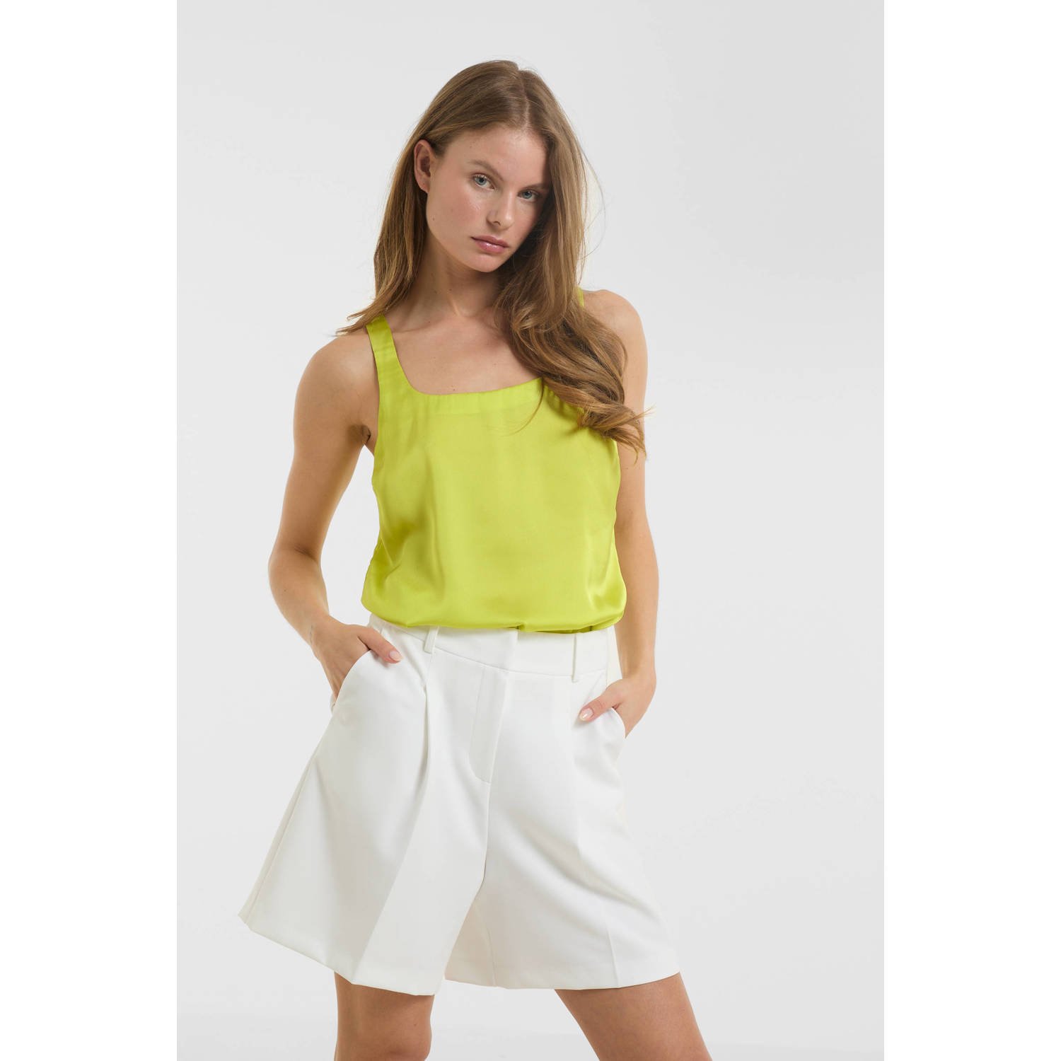 Ruby straight fit short wit