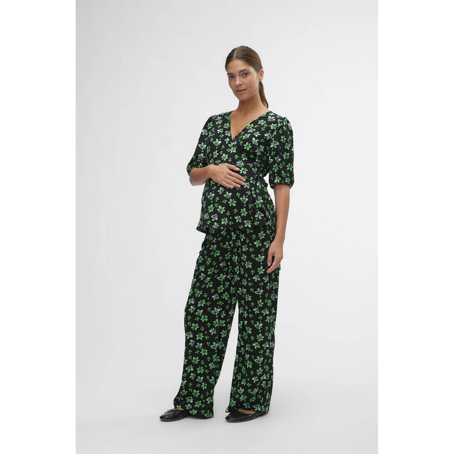 MAMALICIOUS gebloemde loose fit broek MLELLINOR van polyester zwart groen
