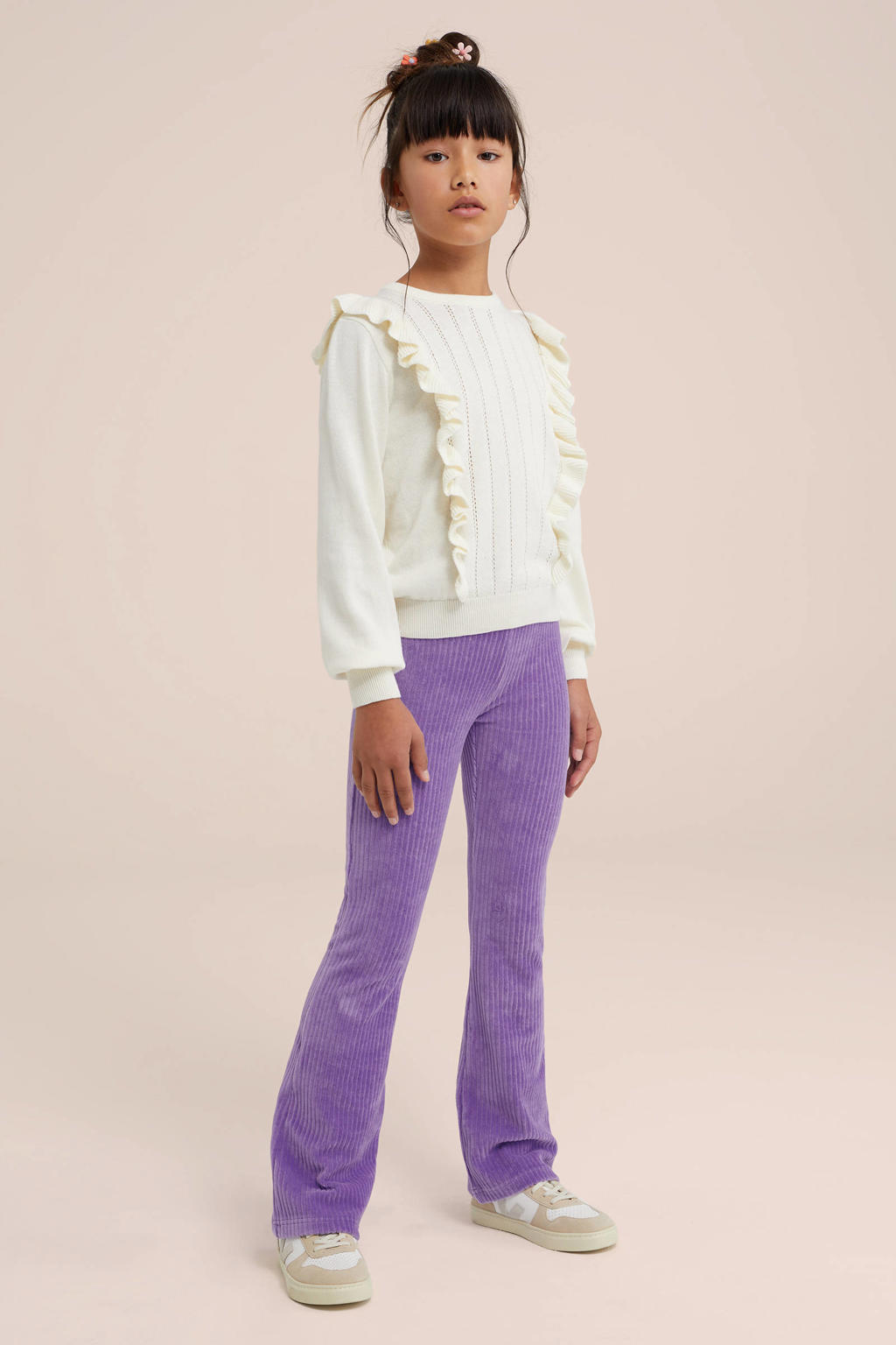Paarse meisjes WE Fashion velours flared broek met regular waist, elastische tailleband en effen