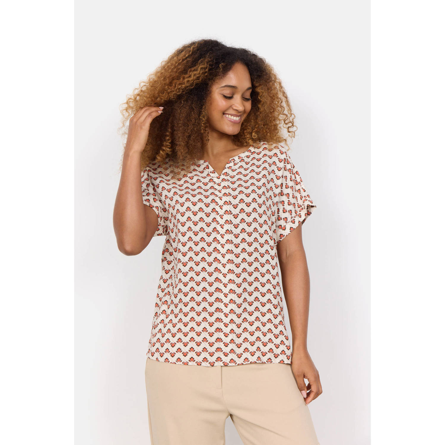 Soyaconcept blousetop met all over print beige oranje