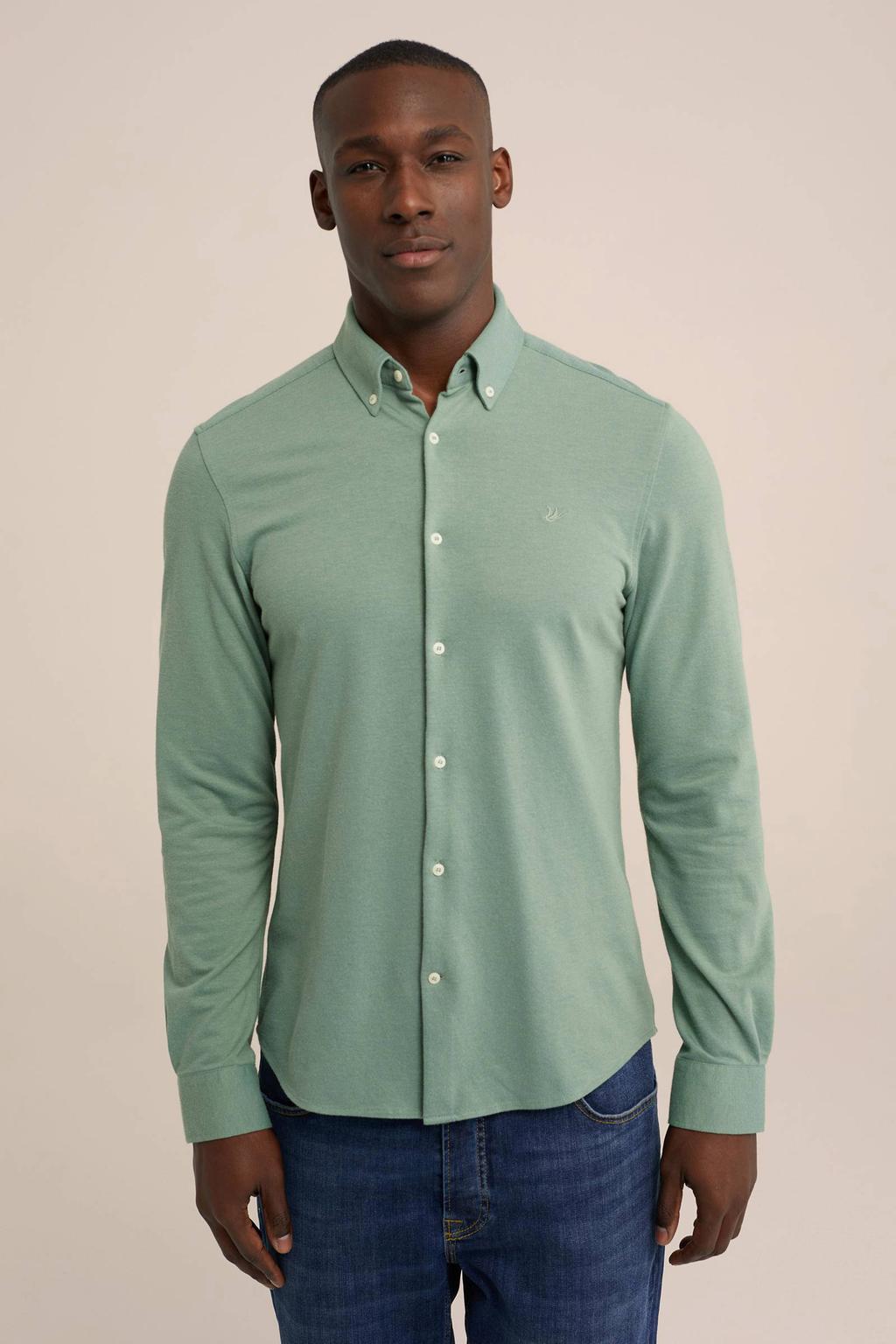 Lichtgroene heren WE Fashion slim fit overhemd Saro van katoen met logo dessin, lange mouwen en button down sluiting