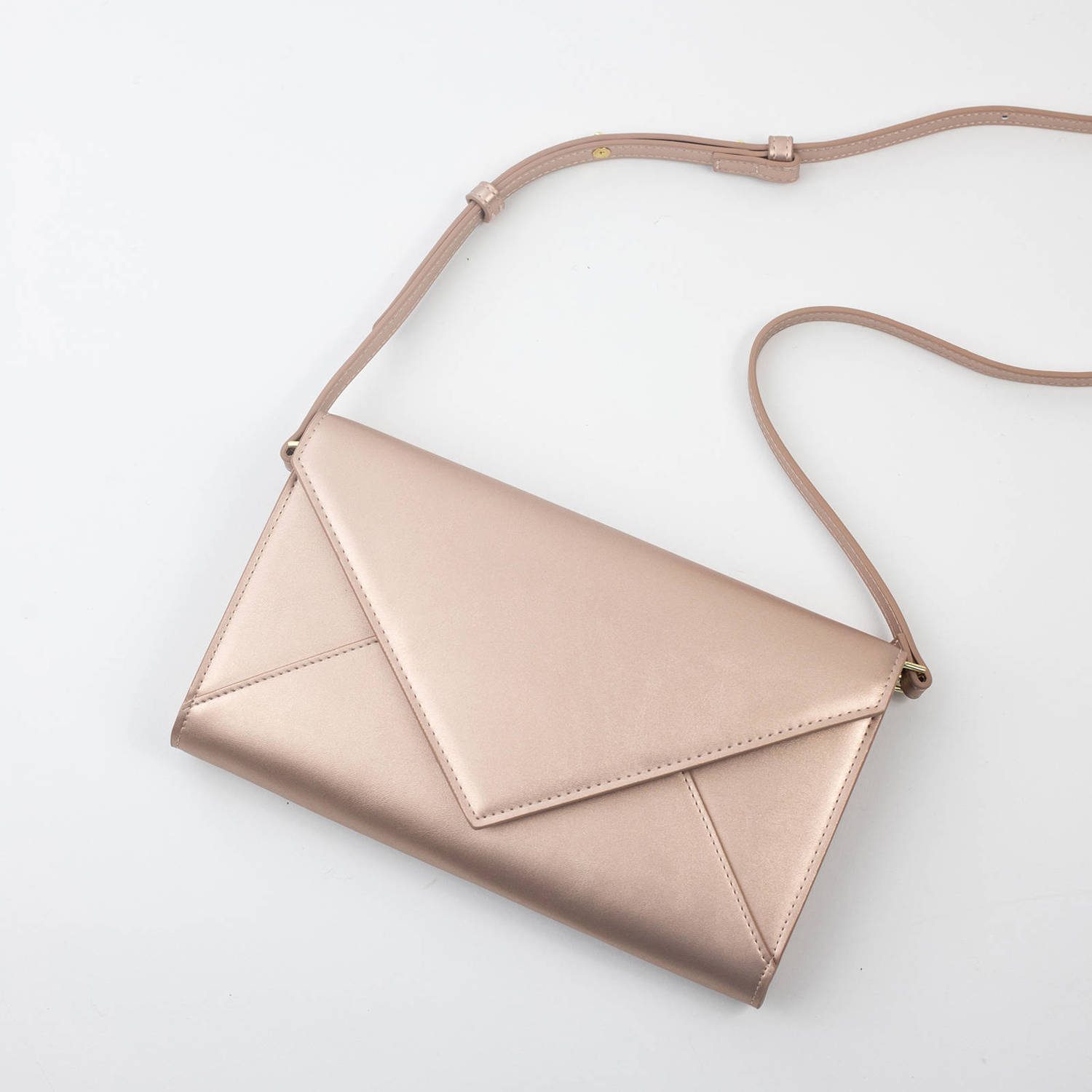 Abrazi metallic clutch rosé