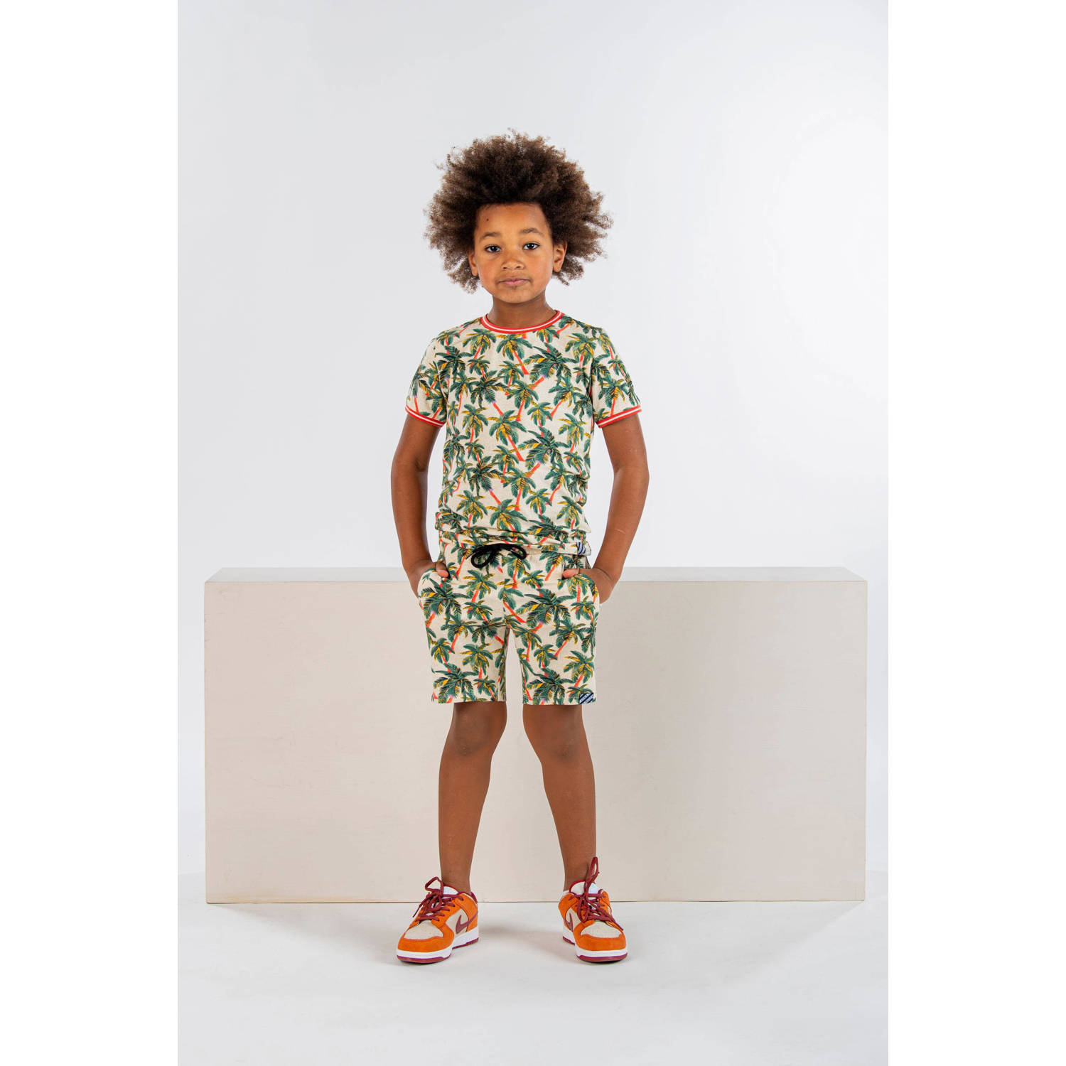 B.Nosy T-shirt Kaleb met bladprint groen creme oranje Jongens Stretchkatoen Ronde hals 122 128