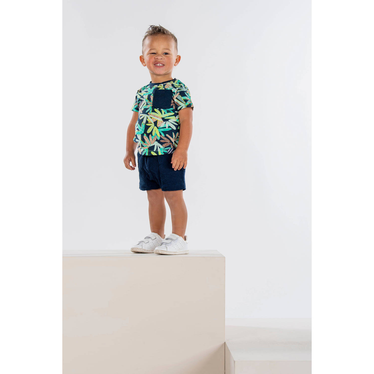 B.Nosy sweatshort met bladprint donkerblauw