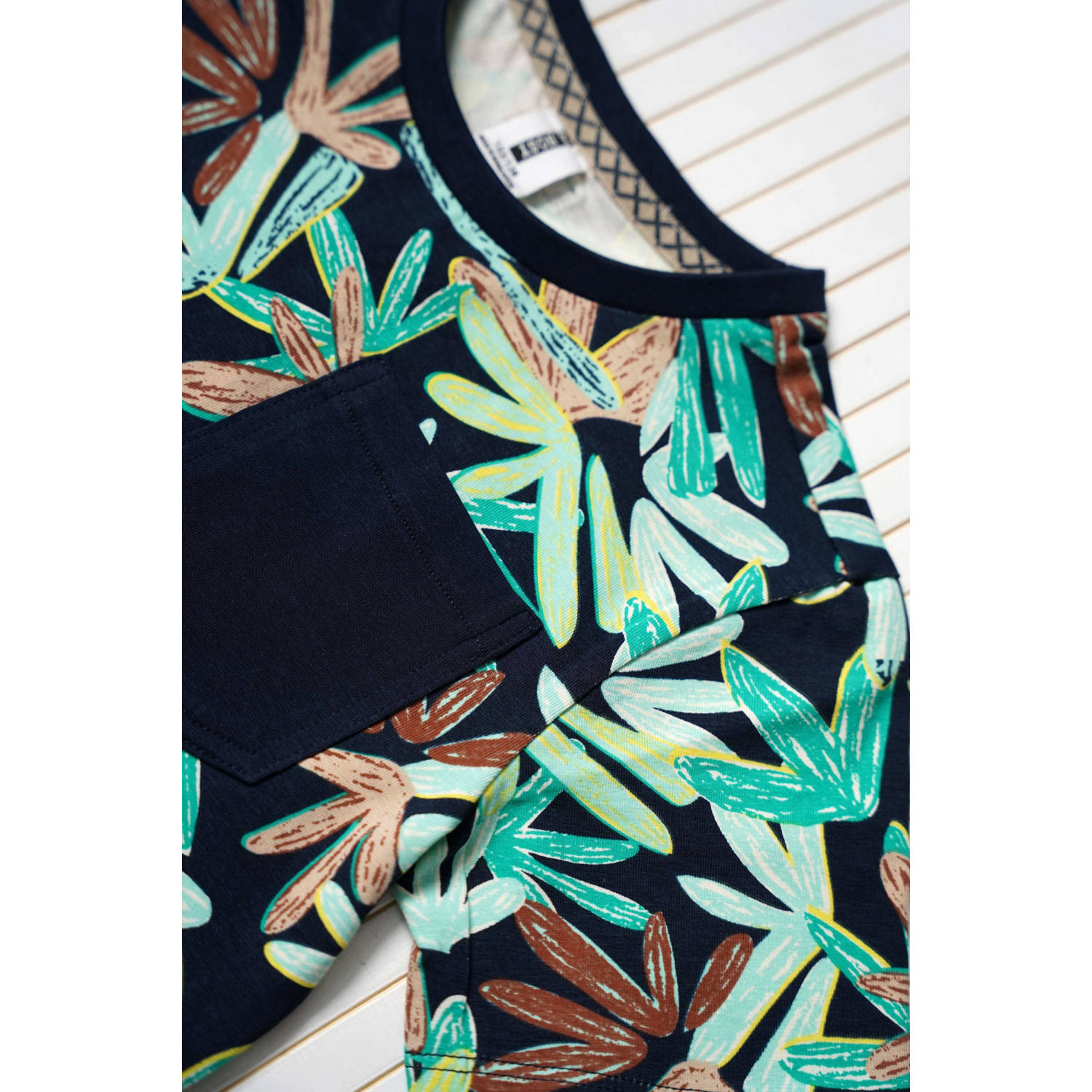 B.Nosy T-shirt met bladprint donkerblauw lichtgroen