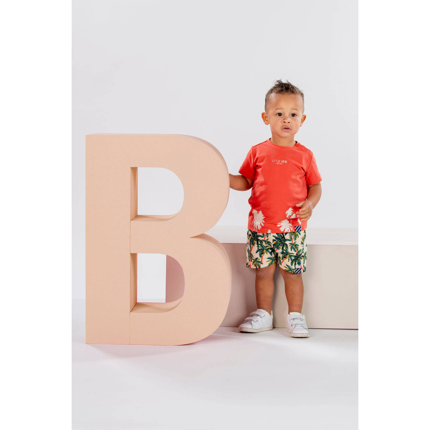 B.Nosy sweatshort Koos met bladprint groen creme oranje