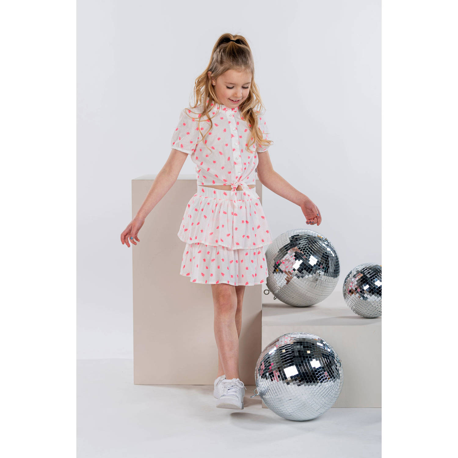 B.Nosy rok met all over print wit fluor roze