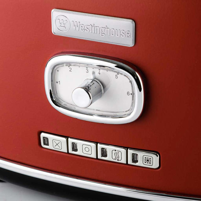 https://images.wehkamp.nl/i/wehkamp/17209436_eb_10/westinghouse-retro-collections-bundle-2200w-waterkoker-broodrooster-rood-rood-8719327663011.jpg?w=640&h=640&qlt=75&fit=contain