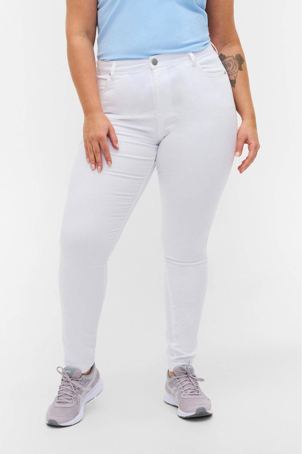 Izzie High Waist Straight Fit