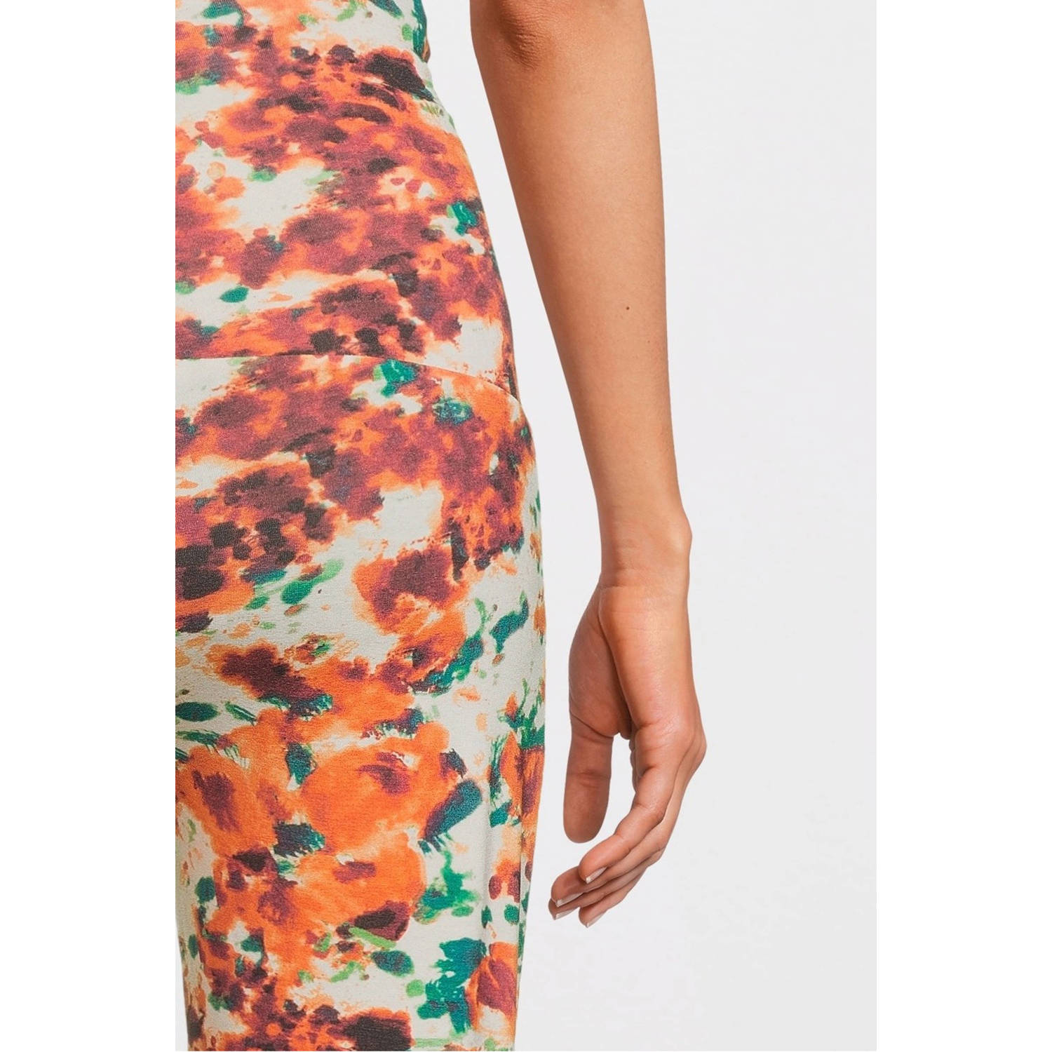 LOVE2WAIT high waist flared broek met all over print oranje brique groen