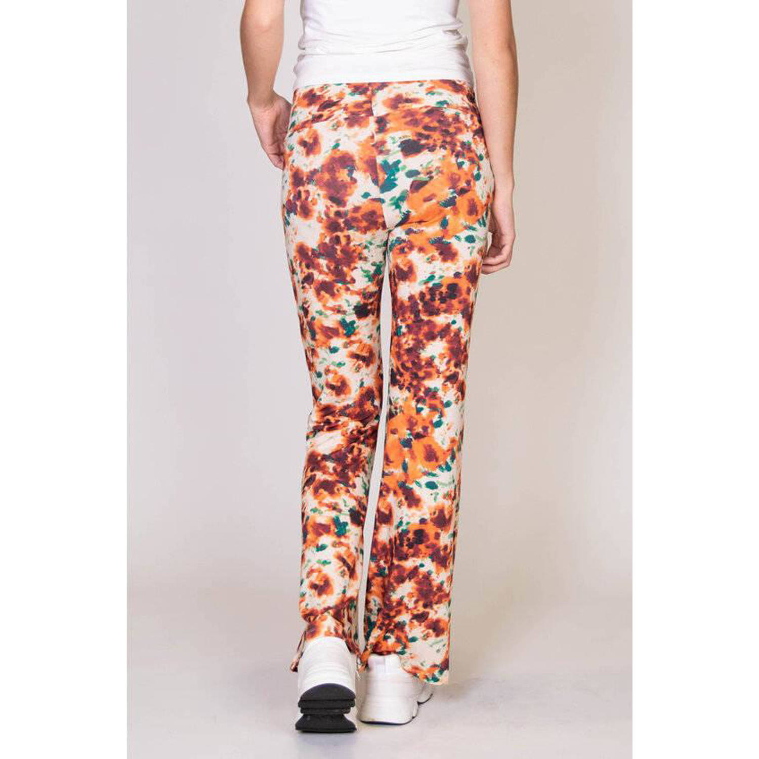 LOVE2WAIT high waist flared broek met all over print oranje brique groen