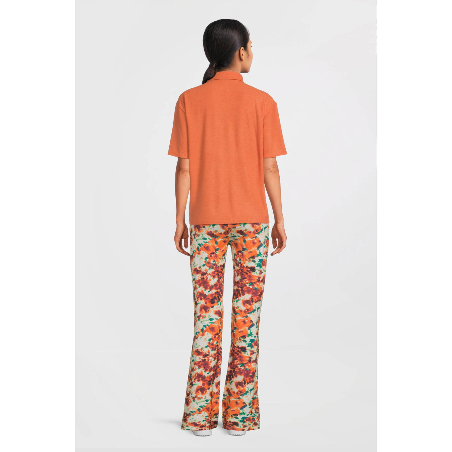 LOVE2WAIT high waist flared broek met all over print oranje brique groen