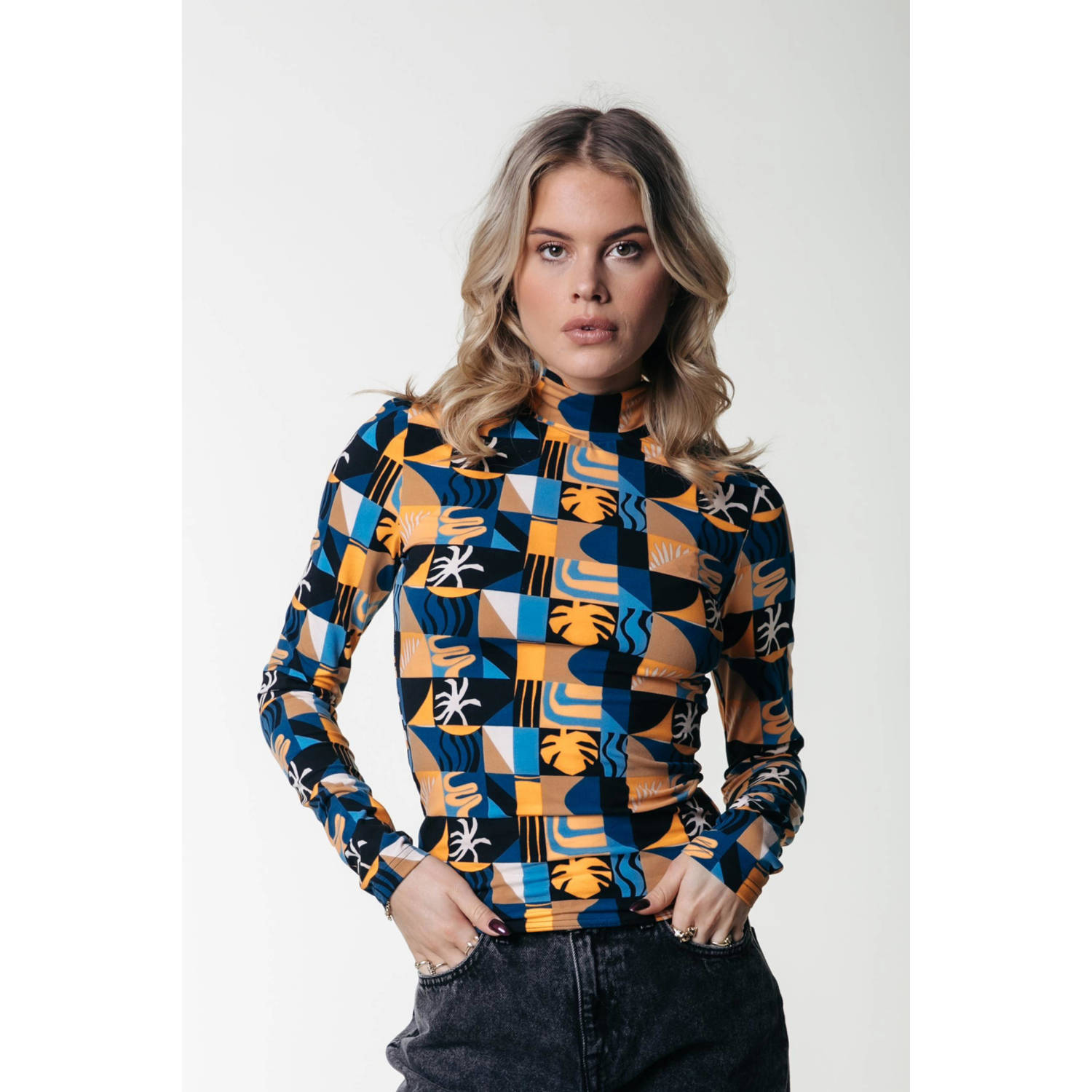 Colourful Rebel top Neyo met grafische print oranje blauw