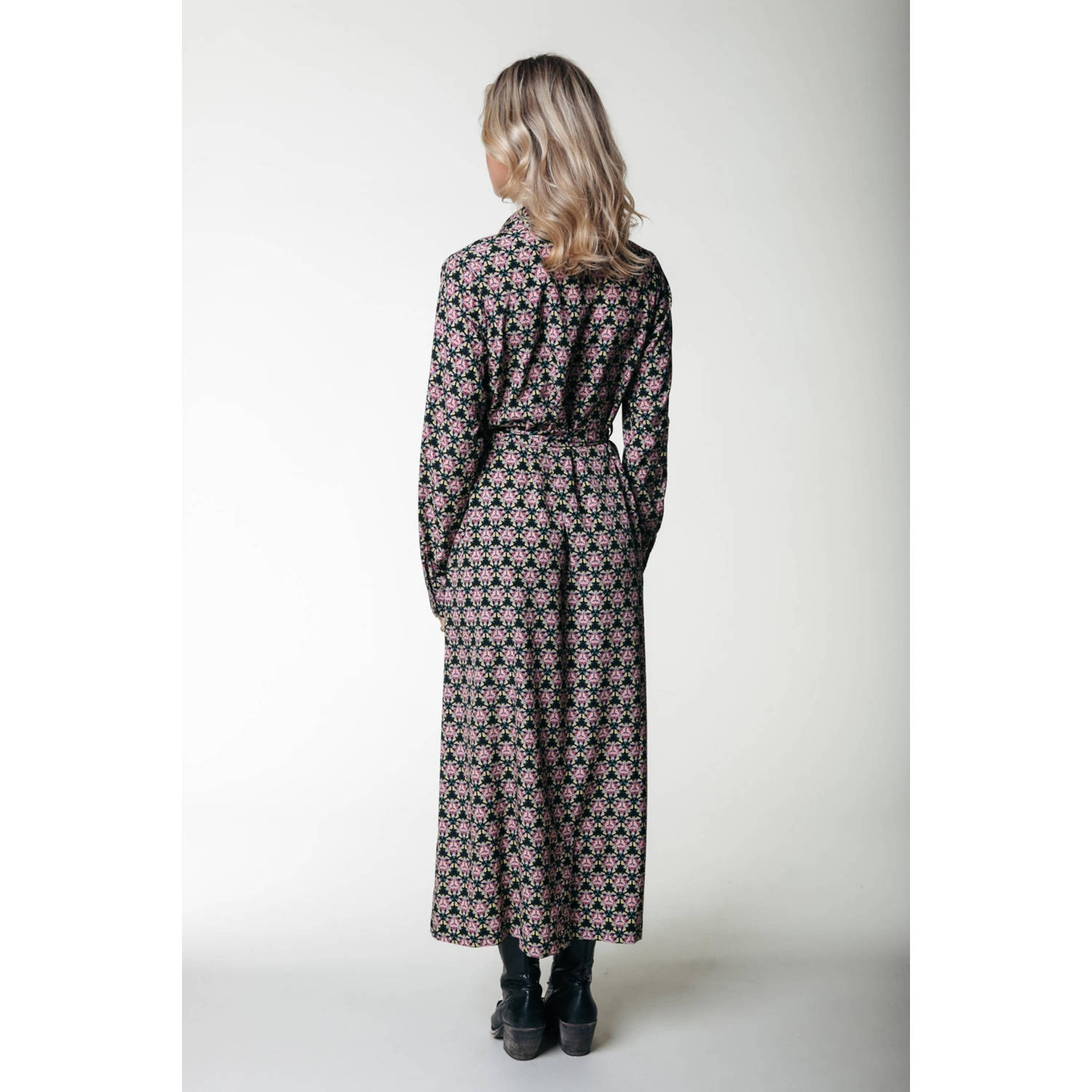 Colourful Rebel gebloemde maxi blousejurk Desiree zwart roze