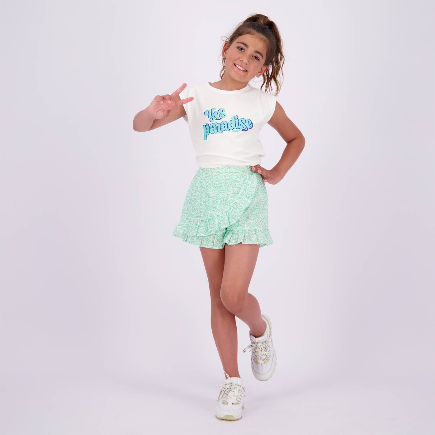Vingino skort Rianna met all over print en volant mintgroen wit