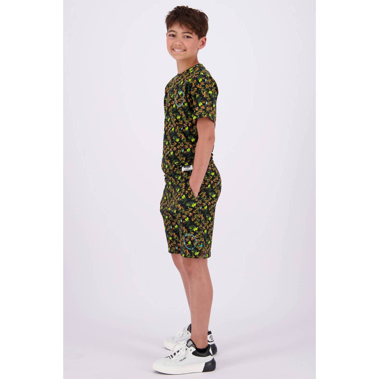 Vingino T-shirt Jerro met all over print zwart neon geel oranje