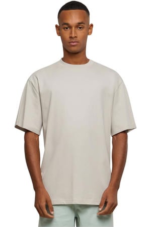 oversized T-shirt cloud