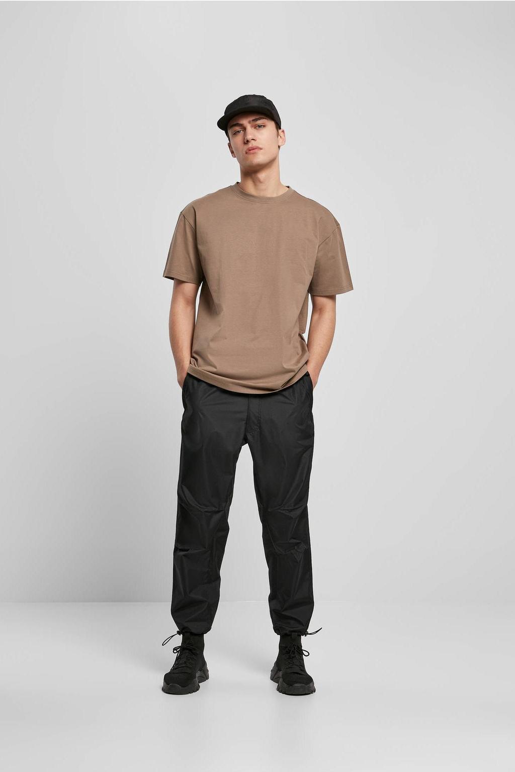 Kakikleurige heren Urban Classics oversized T-shirt van katoen met effen, korte mouwen en ronde hals