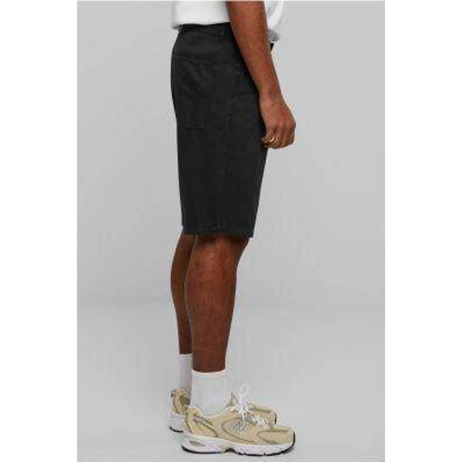 Urban Classics relaxed short black