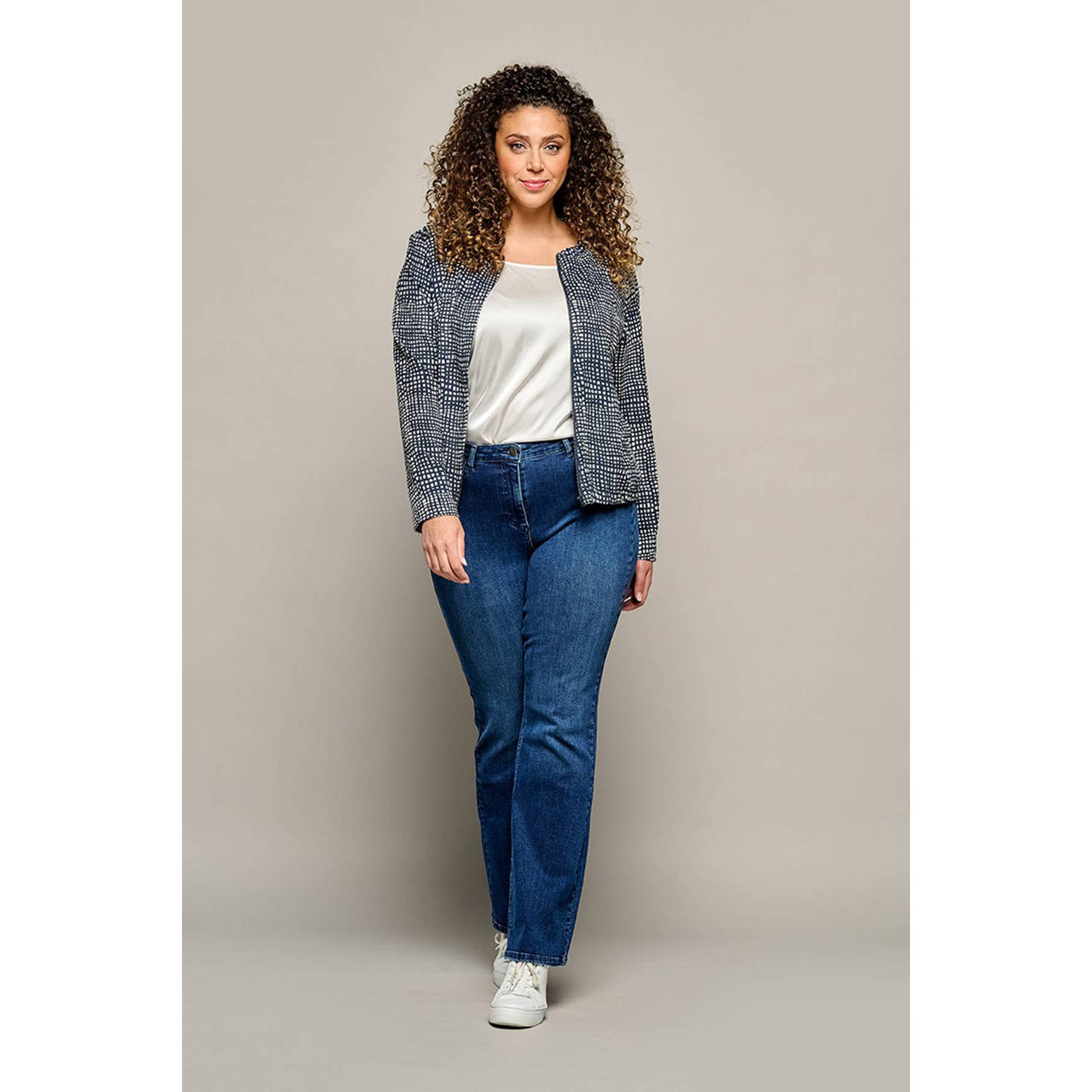Mart Visser rechtvallende blazer Vivian met all over print en ruches donkerblauw wit