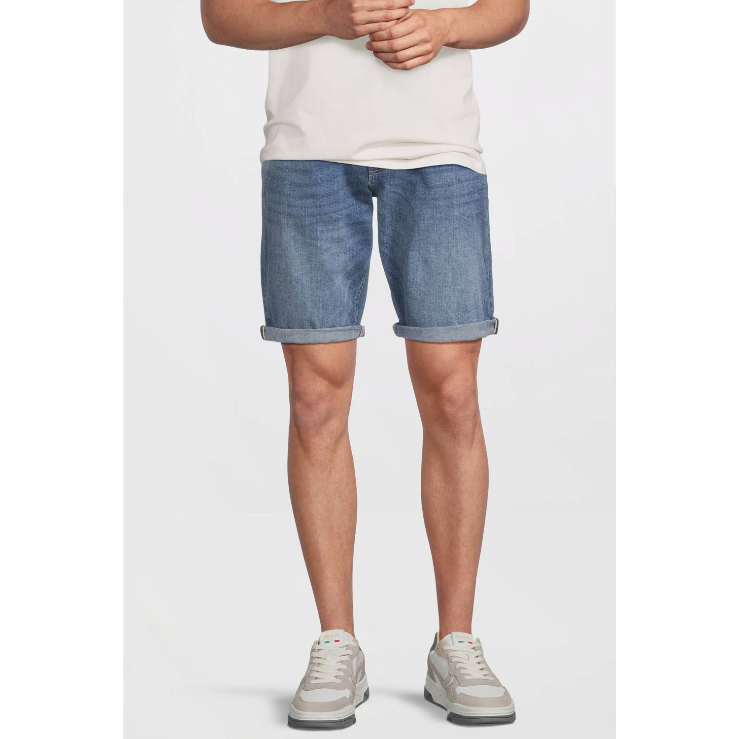 Cars regular fit short HUNTER bleached used