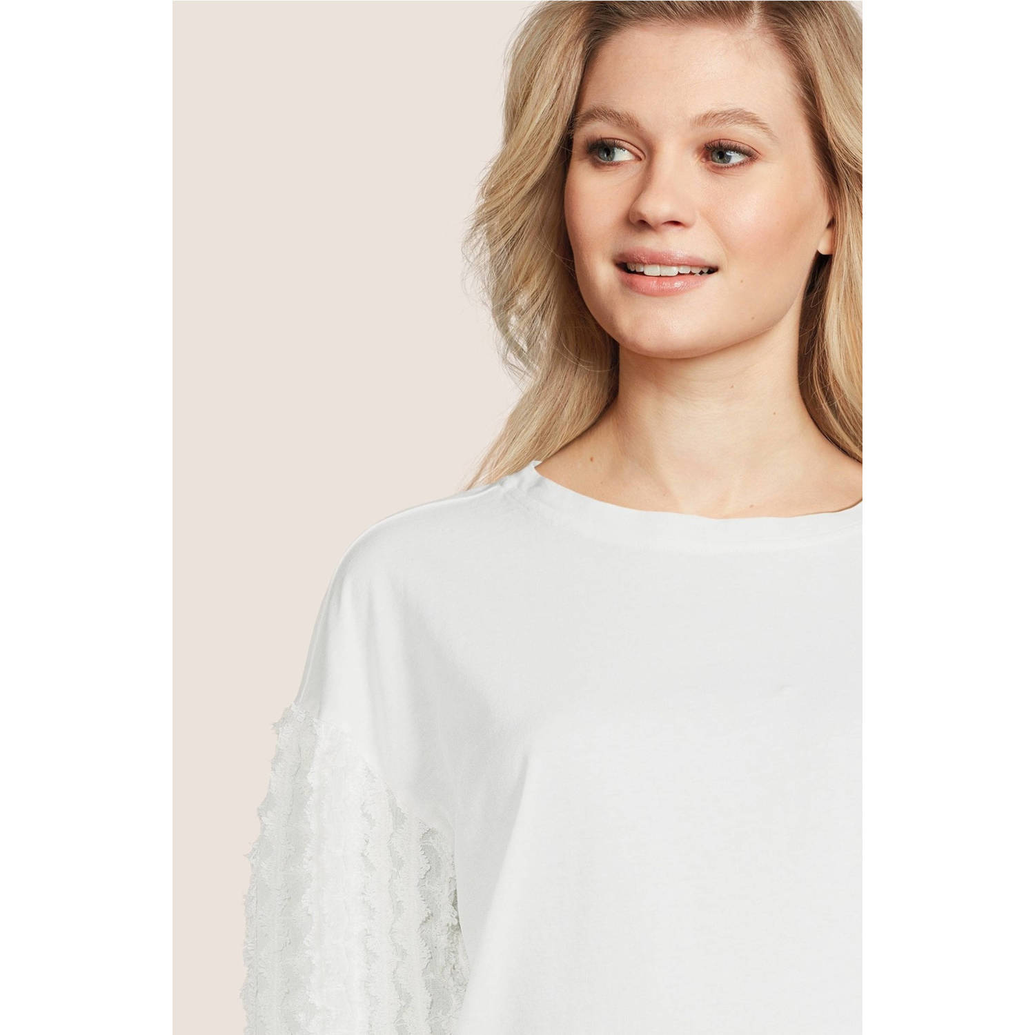Moscow top Beate wit