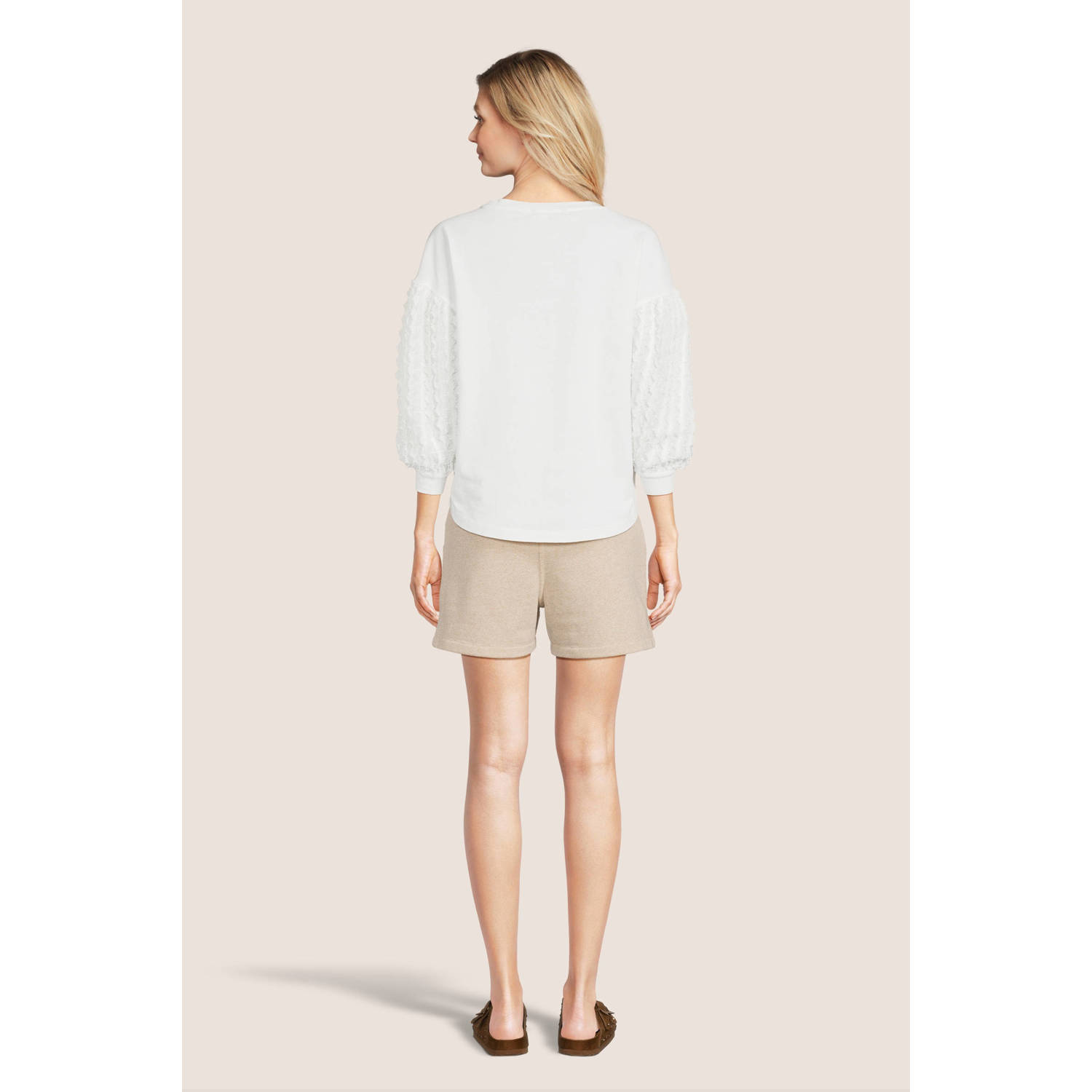 Moscow top Beate wit