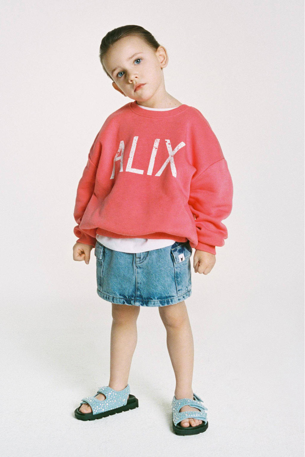 Medium blue denim meisjes Alix Mini rok blue gemaakt van katoen en met rits- en knoopsluiting