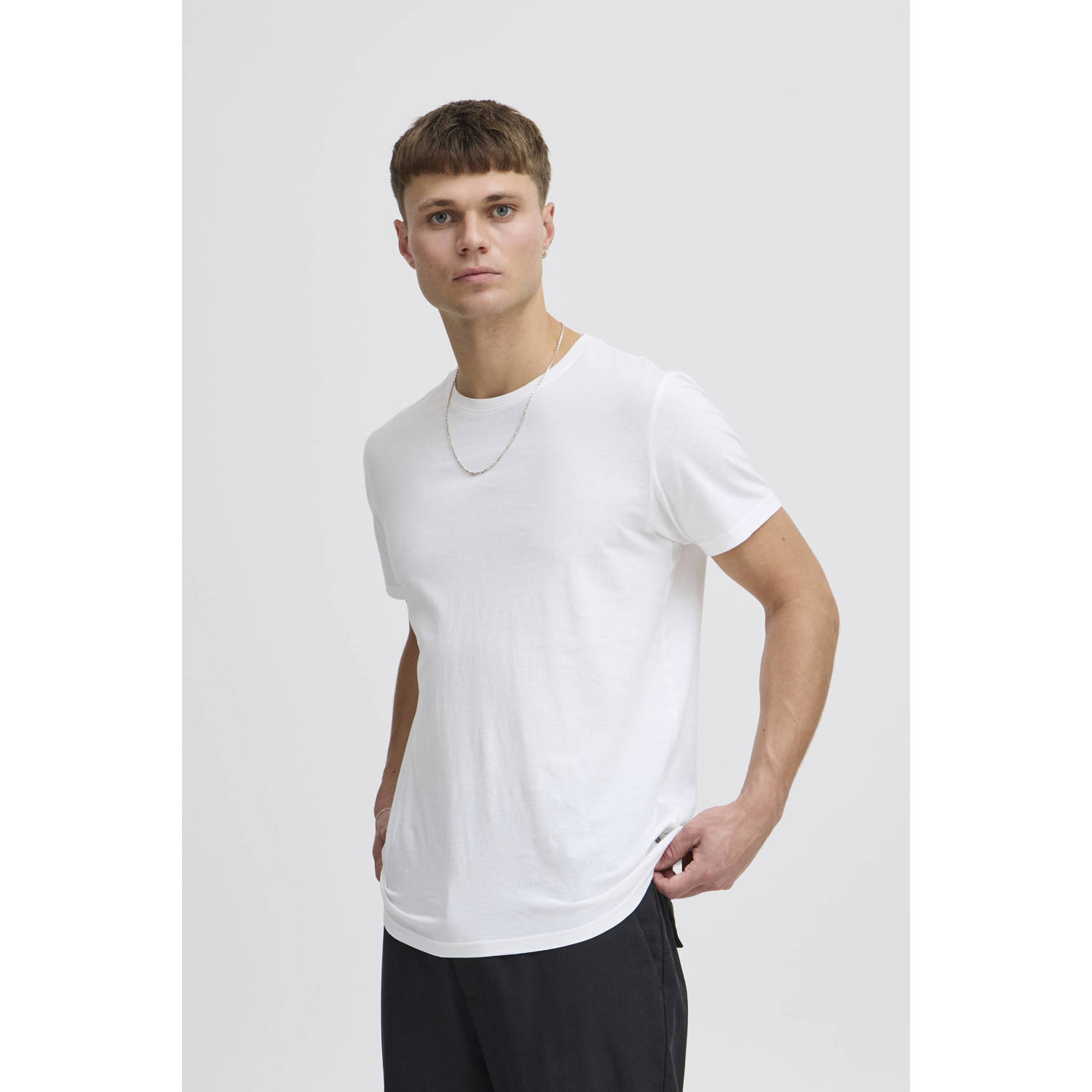 Solid regular fit T-shirt wit