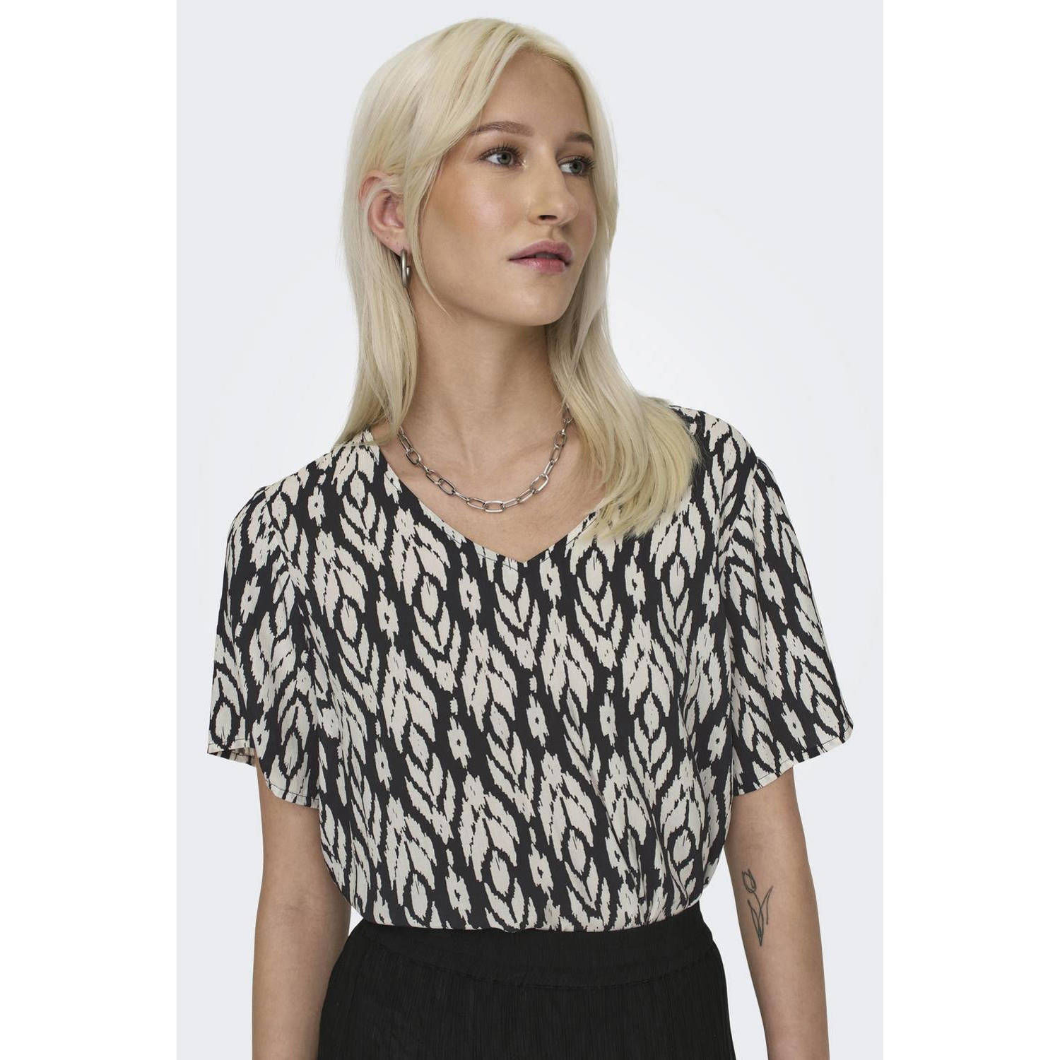 ONLY top ONLSUSAN met all over print zwart ecru